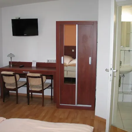 Restaurant Zur Post מלון וופרטל