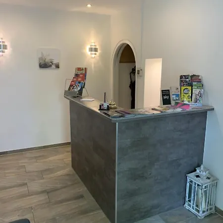 מלון Restaurant Zur Post 2*