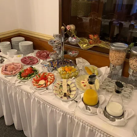 Hotel Restaurant Zur Post 2*