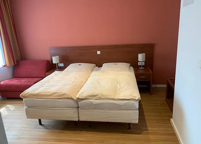 Hotel Restaurant Zur Post 2*