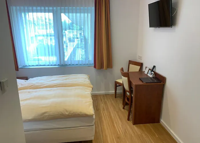 Hotel Restaurant Zur Post 2*